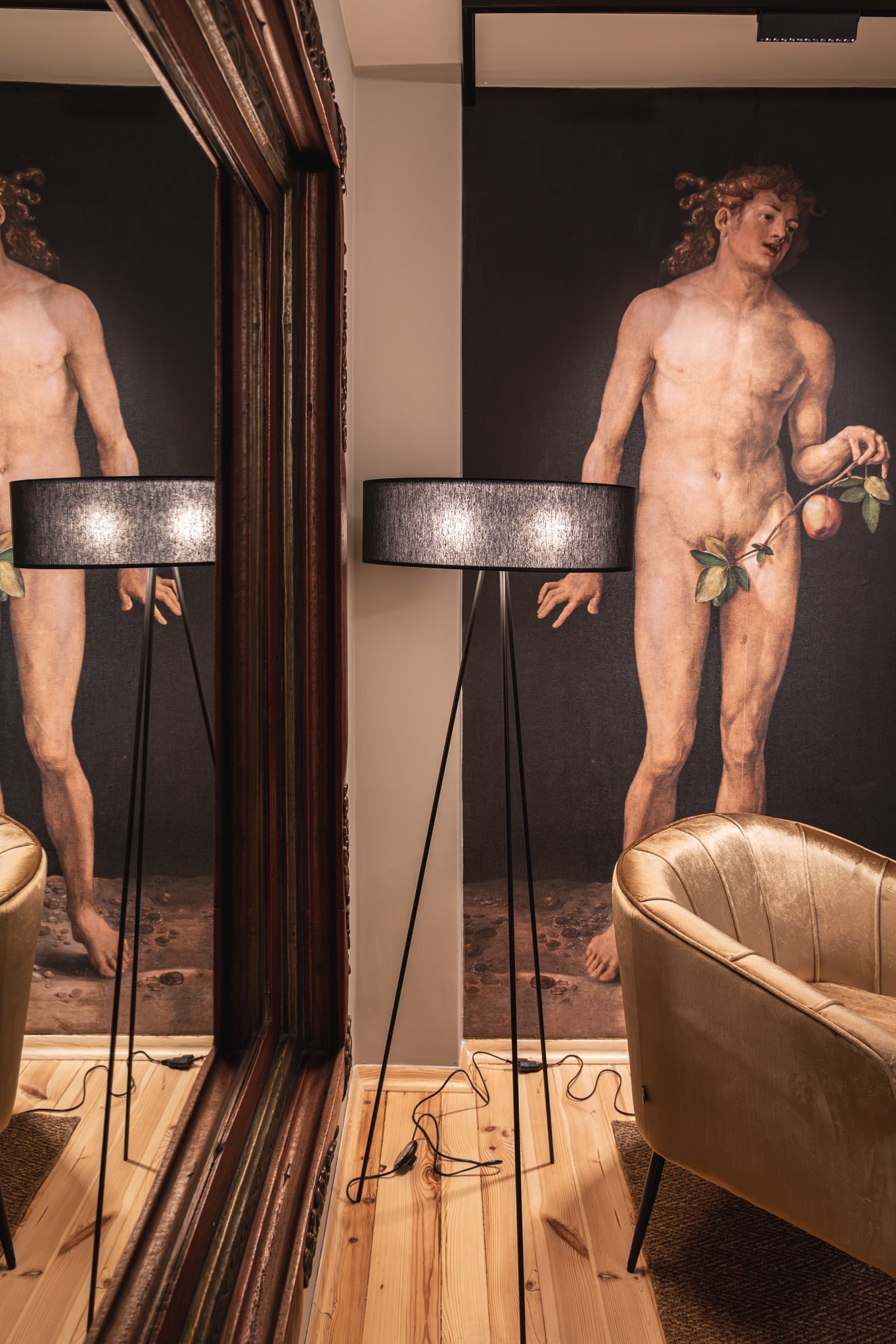 Adam and Eva w programie Remont u Ciebie. Odważna tapeta jako serce zmysłowej aranżacji