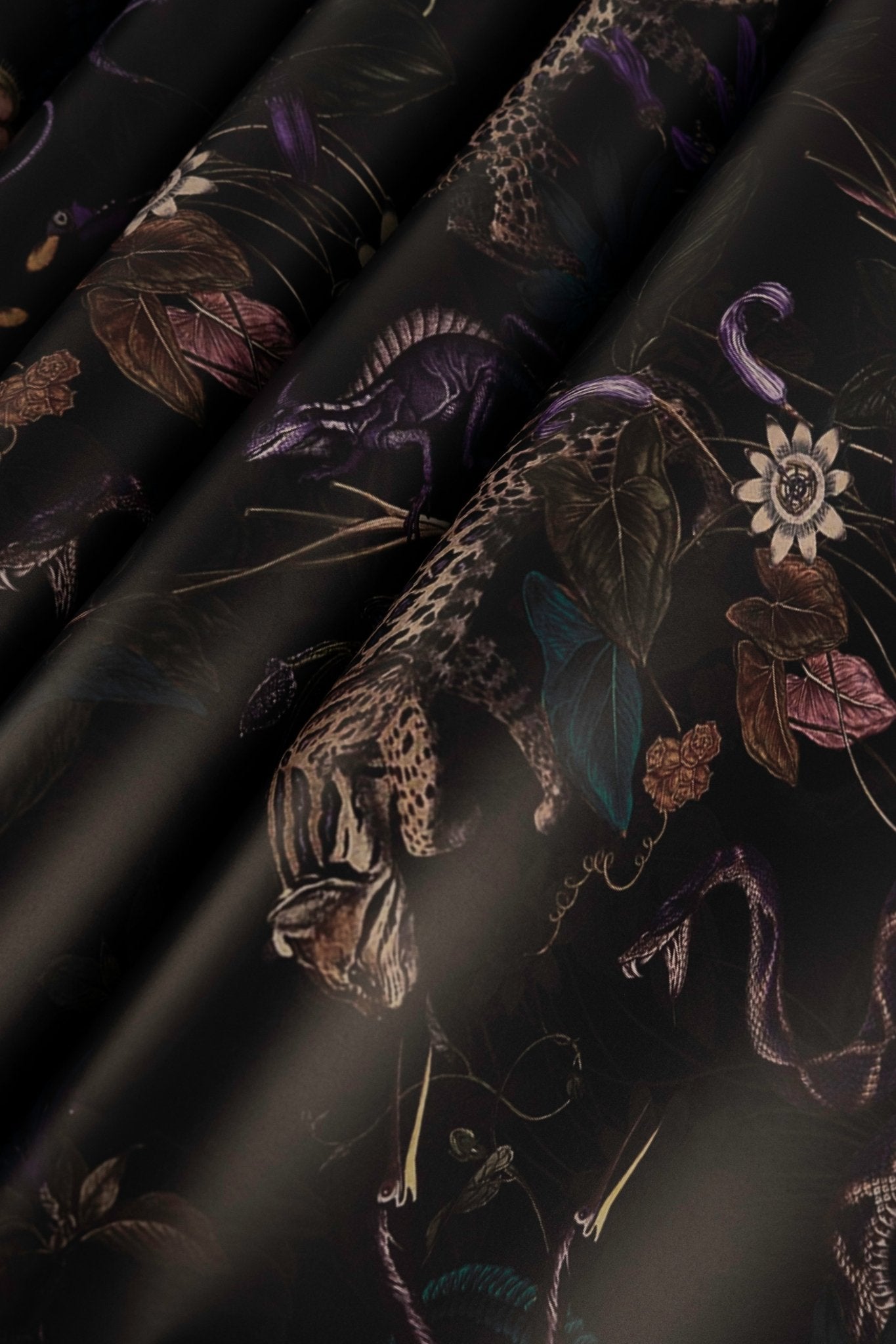 Tapeta Enchanted Garden Toxic - Wallcolors®