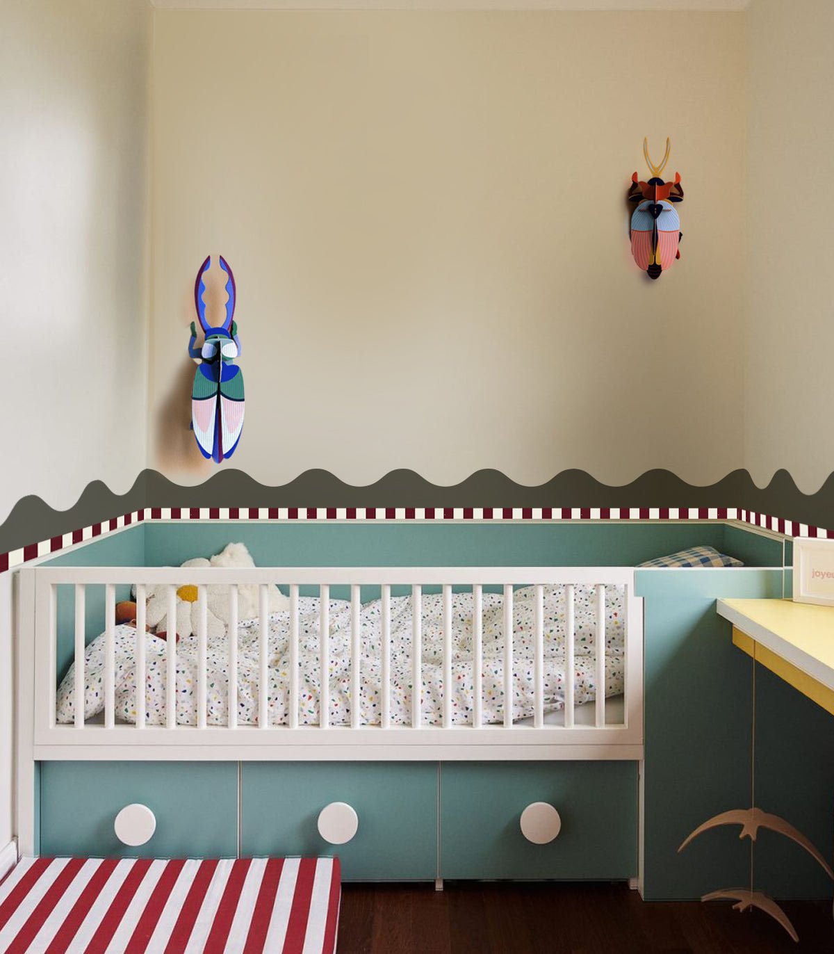 Border Waves Play Forest Green - Wallcolors®