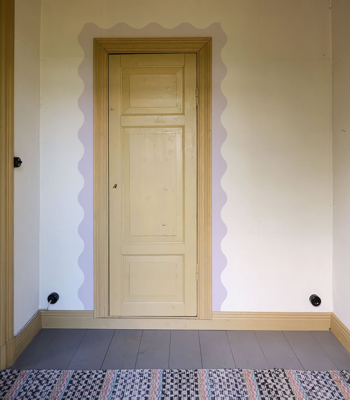 Border Waves Pale Lavender - Wallcolors®
