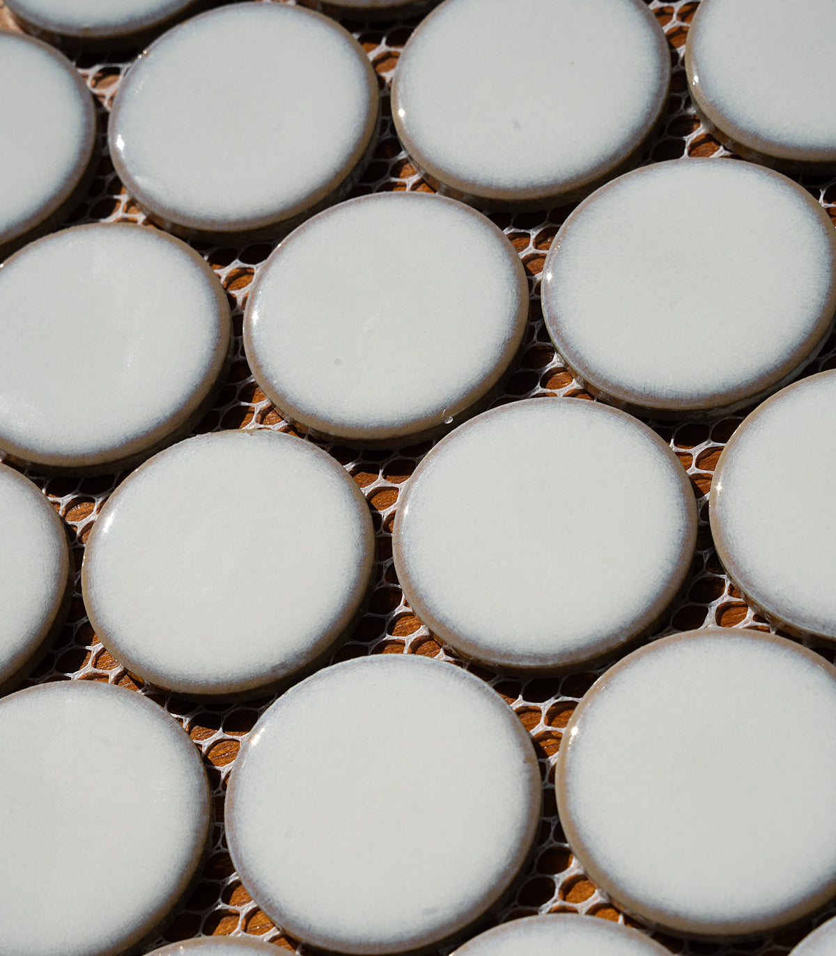 Mosaic circle dots white