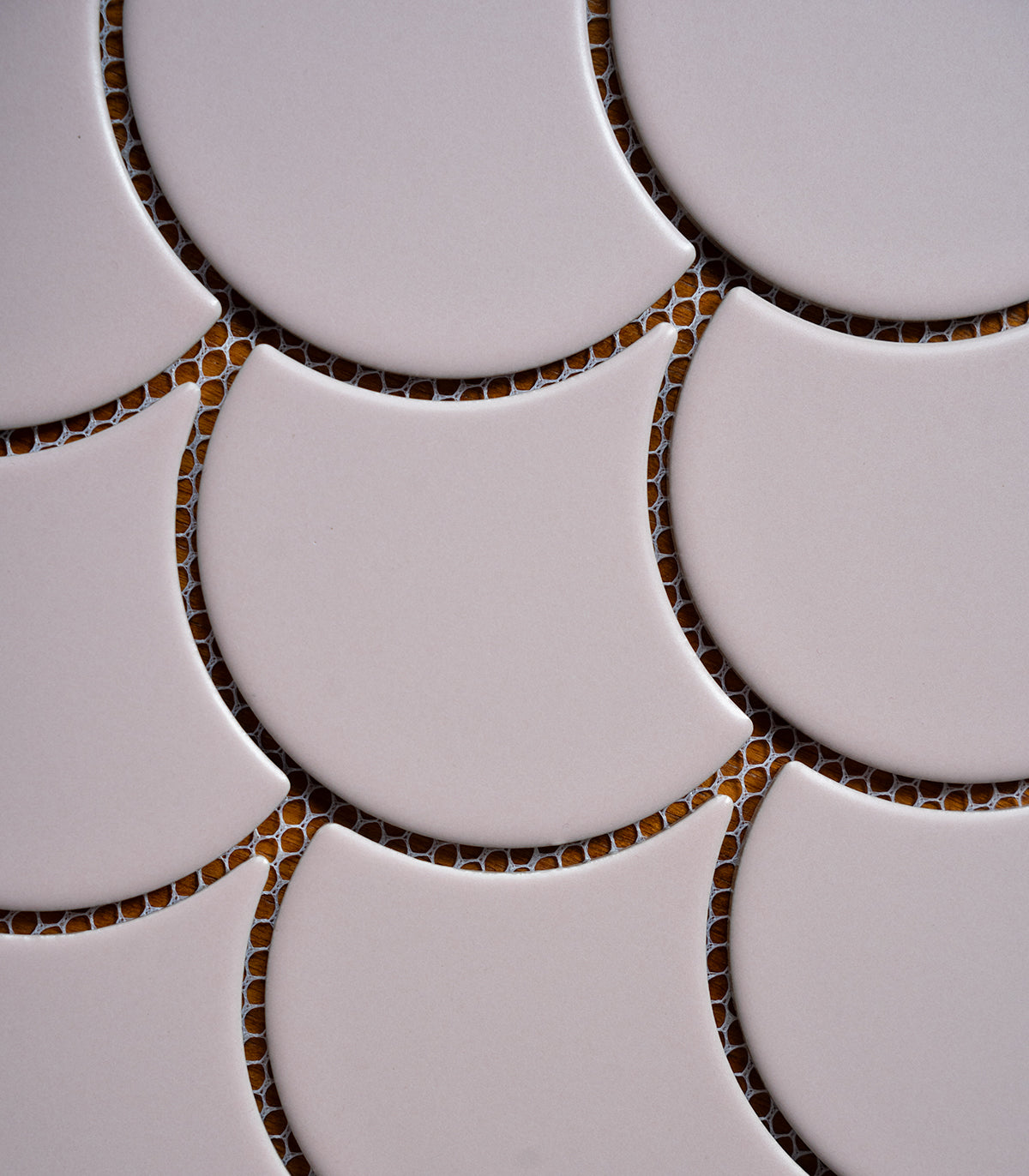 Mosaic fish scale powder pink rose