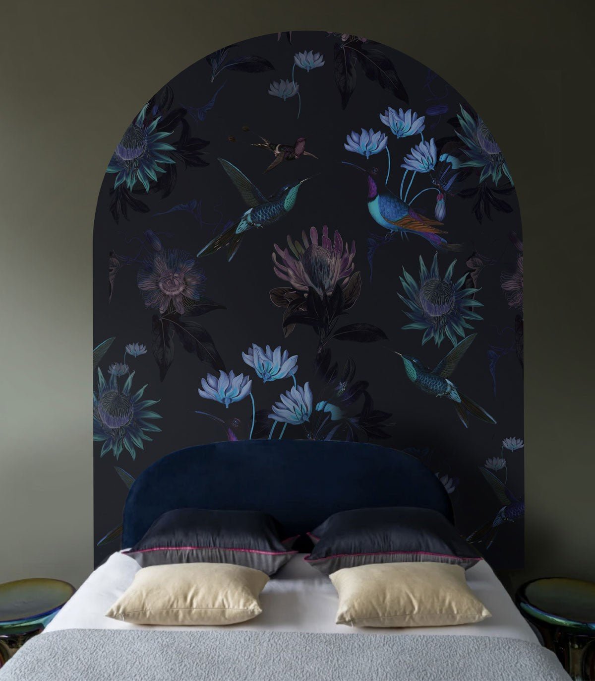 Arch Toxic Hummingbirds - Wallcolors®