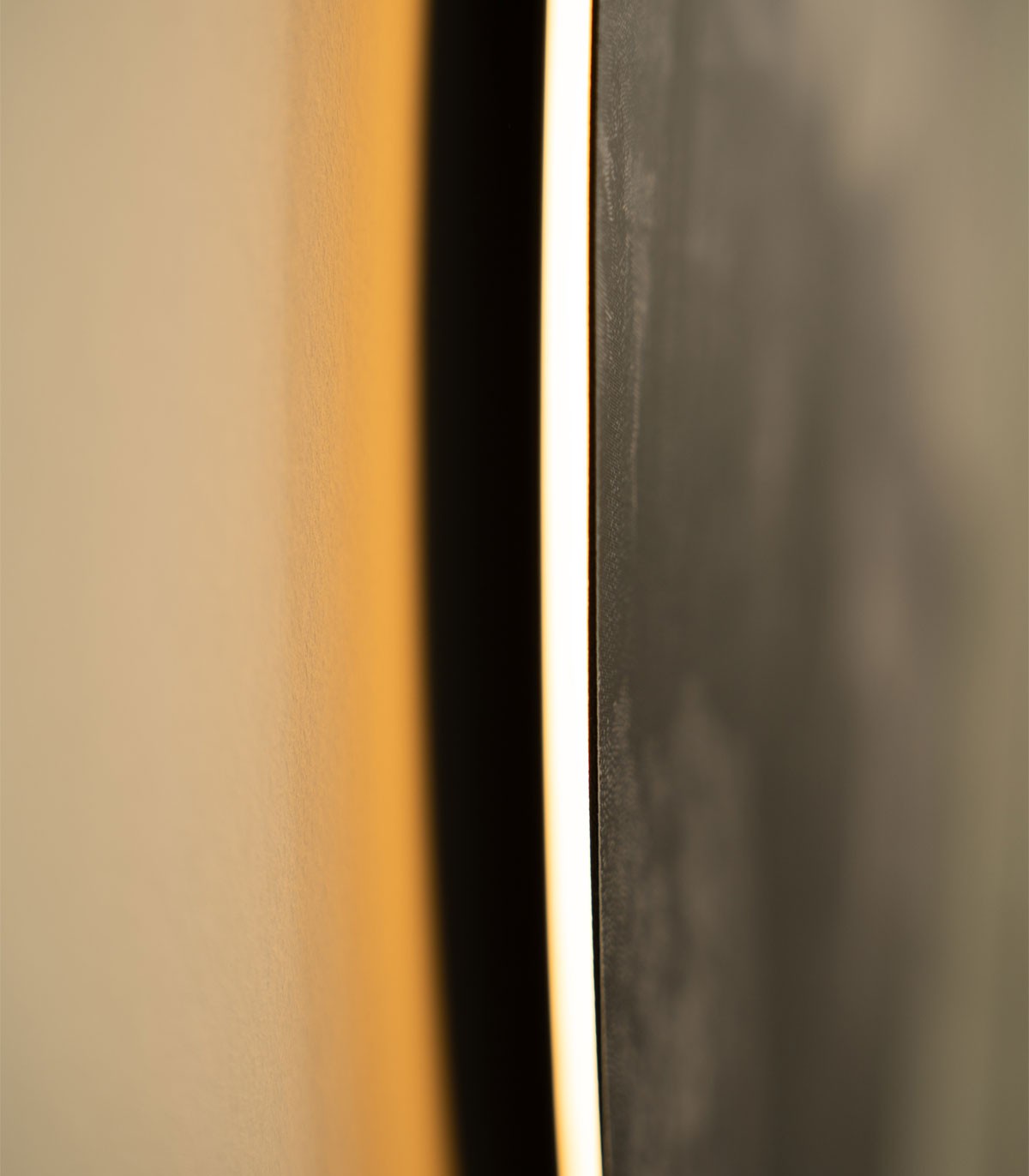 Dots Lighting Tropischer Vulkanblick blau