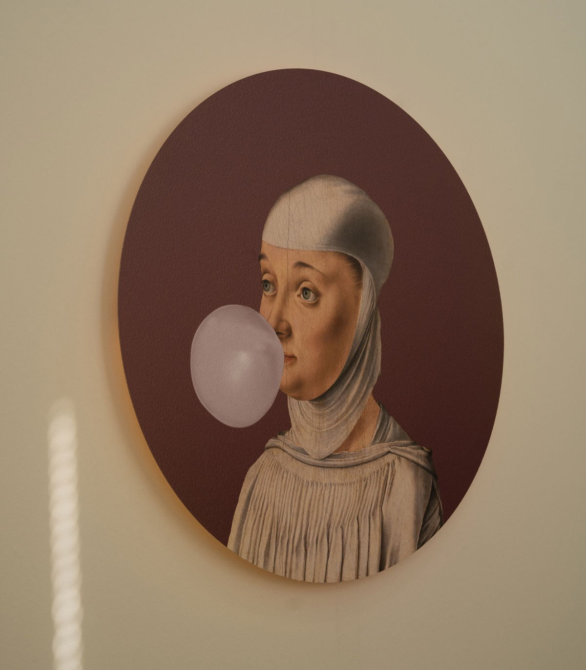 Dots Lighting Woman with Bubble Gum Eggplant