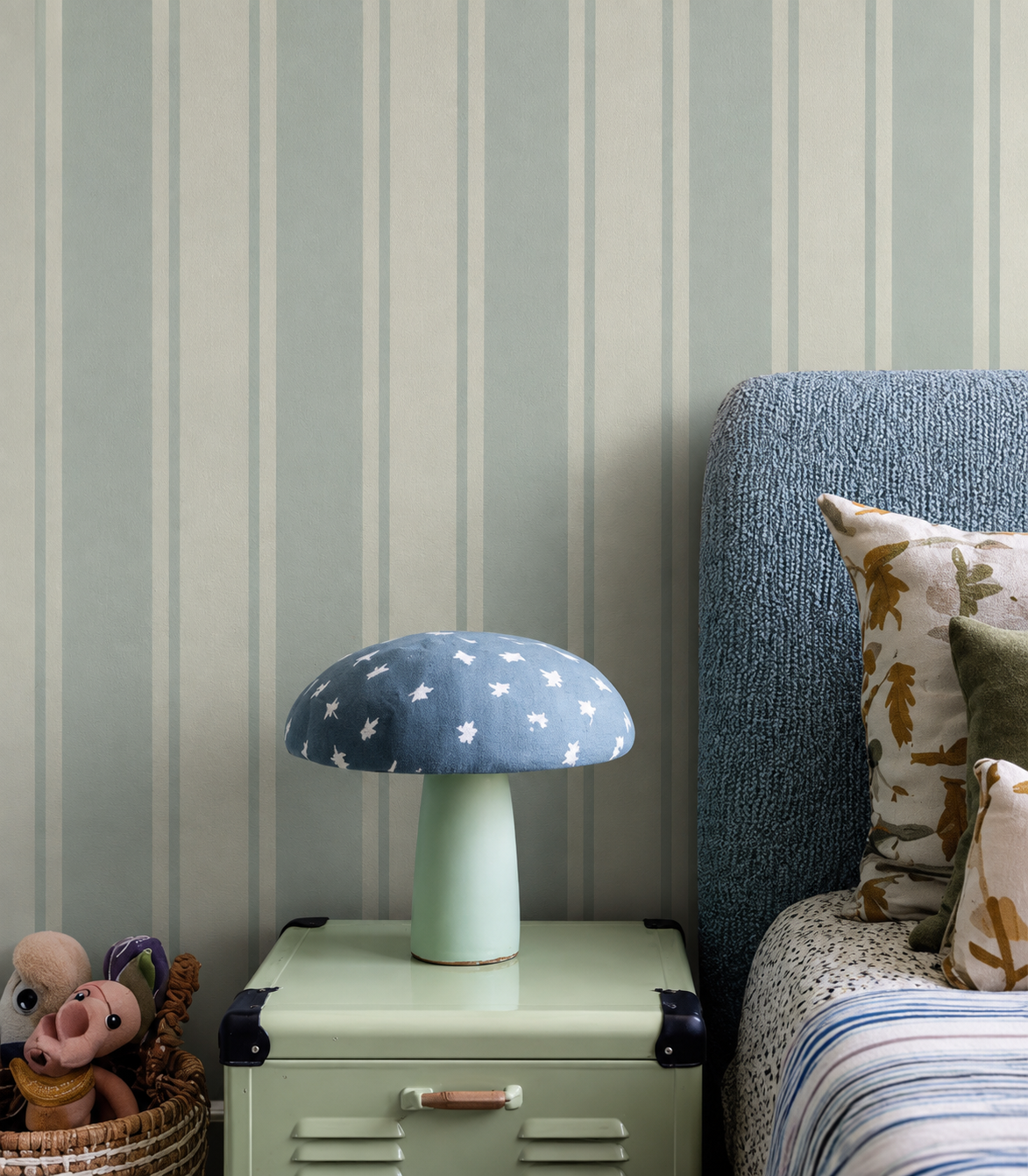 Wallpaper Gentle Stripe Soft Sage