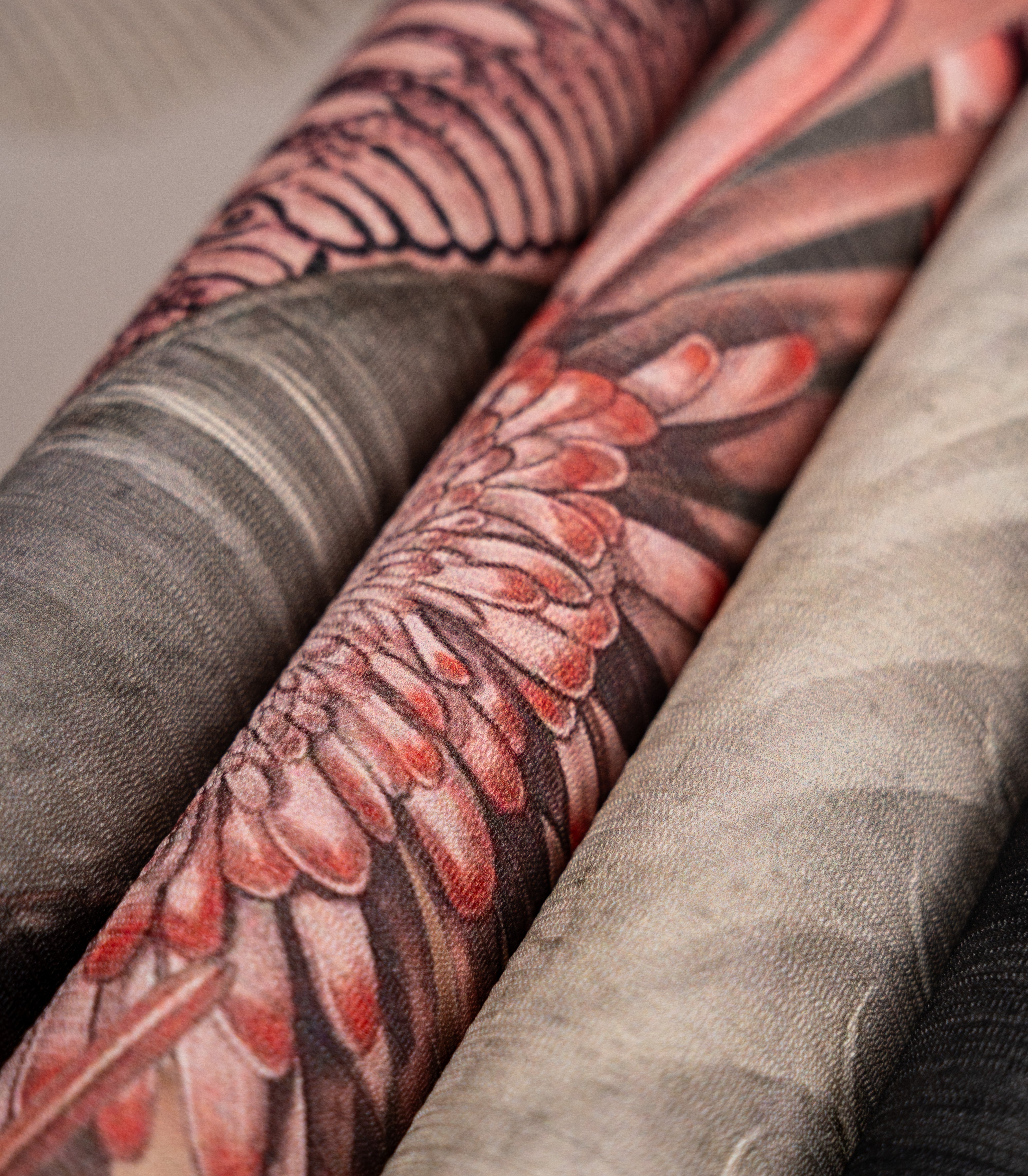 Lady Medusa Beige Wallpaper