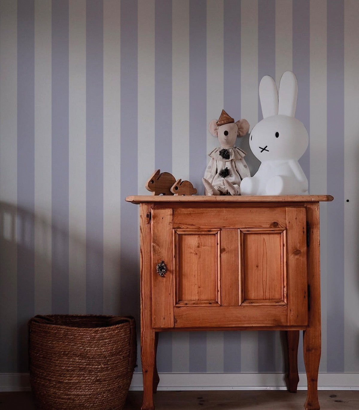 Tapete mit kräftigen Streifen