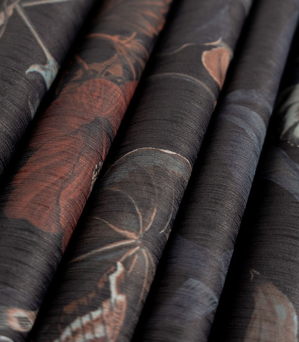 Botanic Black Wallpaper