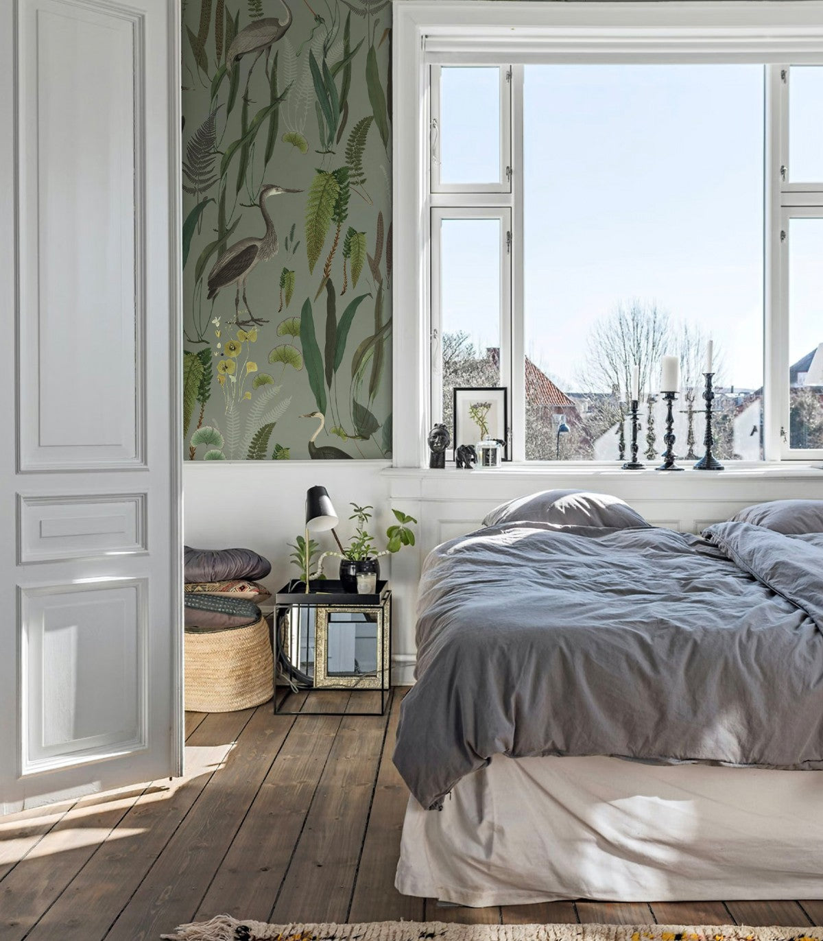 Calm Heron Mint Wallpaper