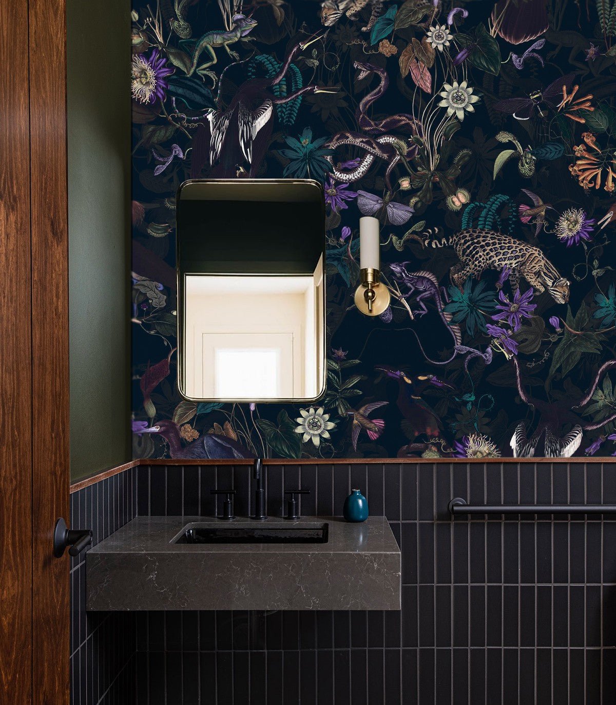 Tapeta Enchanted Garden Toxic - Wallcolors®