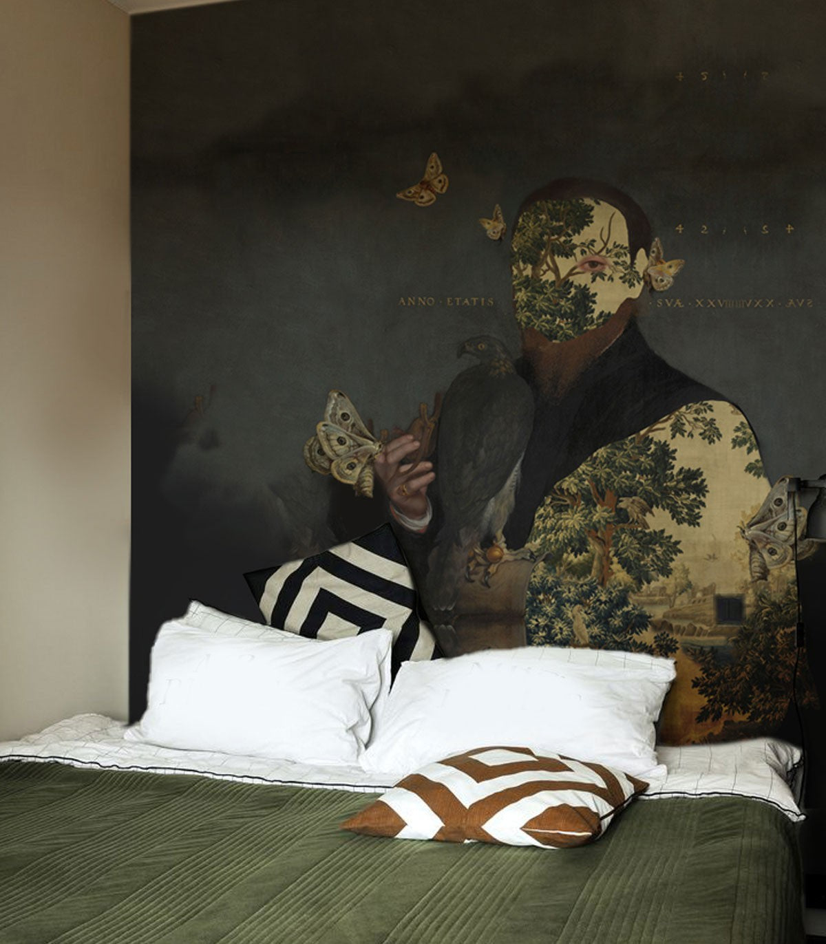 Gentleman Moth Wallpaper