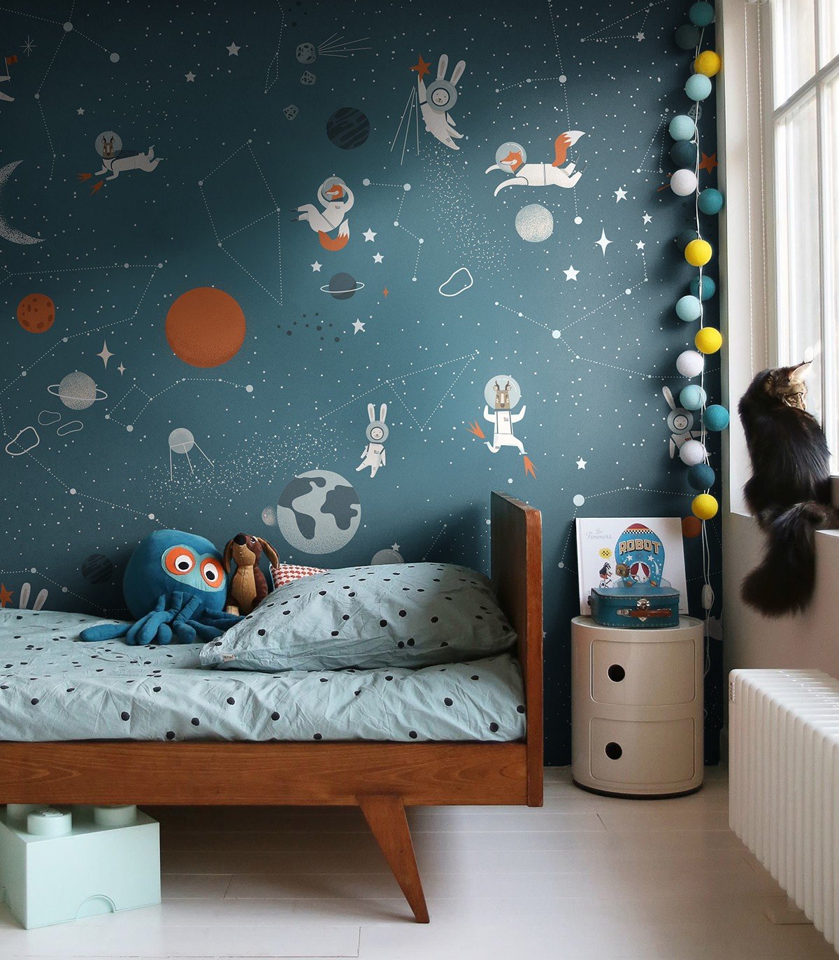 Animals in Cosmos Orange wallpaper - Wallcolors  - Exclusive Wallpapers