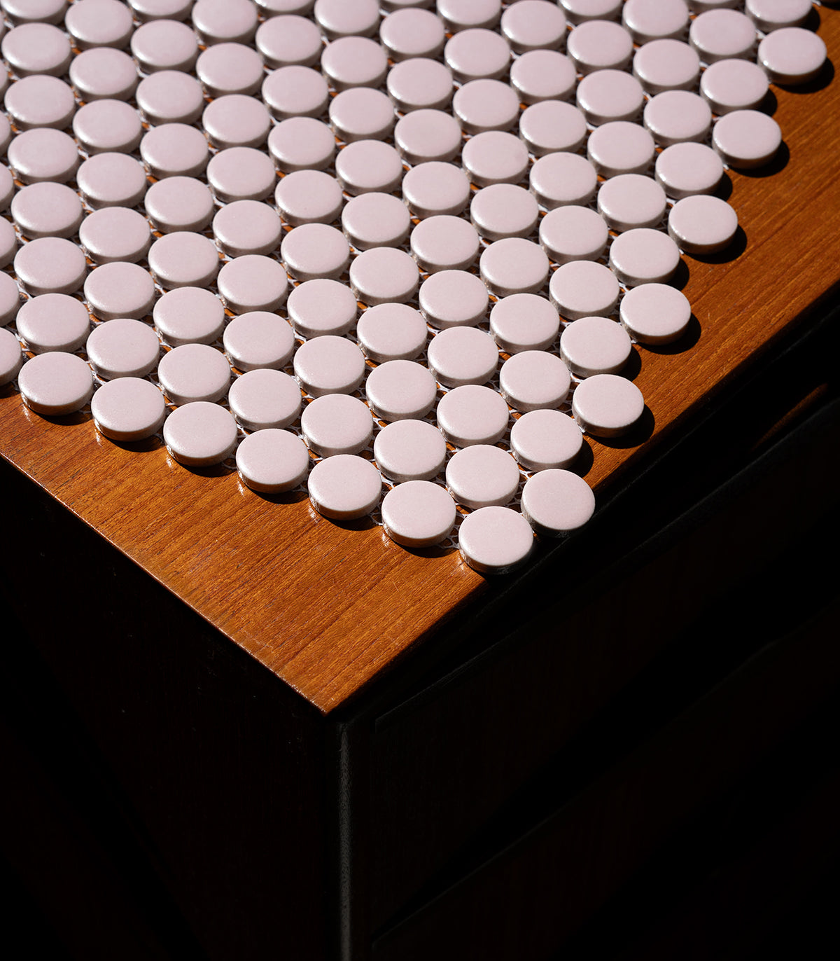 Mosaic penny dots rose matte