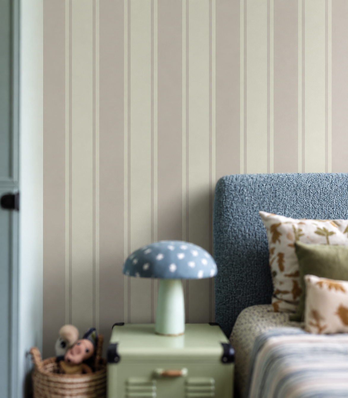 Wallpaper Gentle Stripe Soft Taupe
