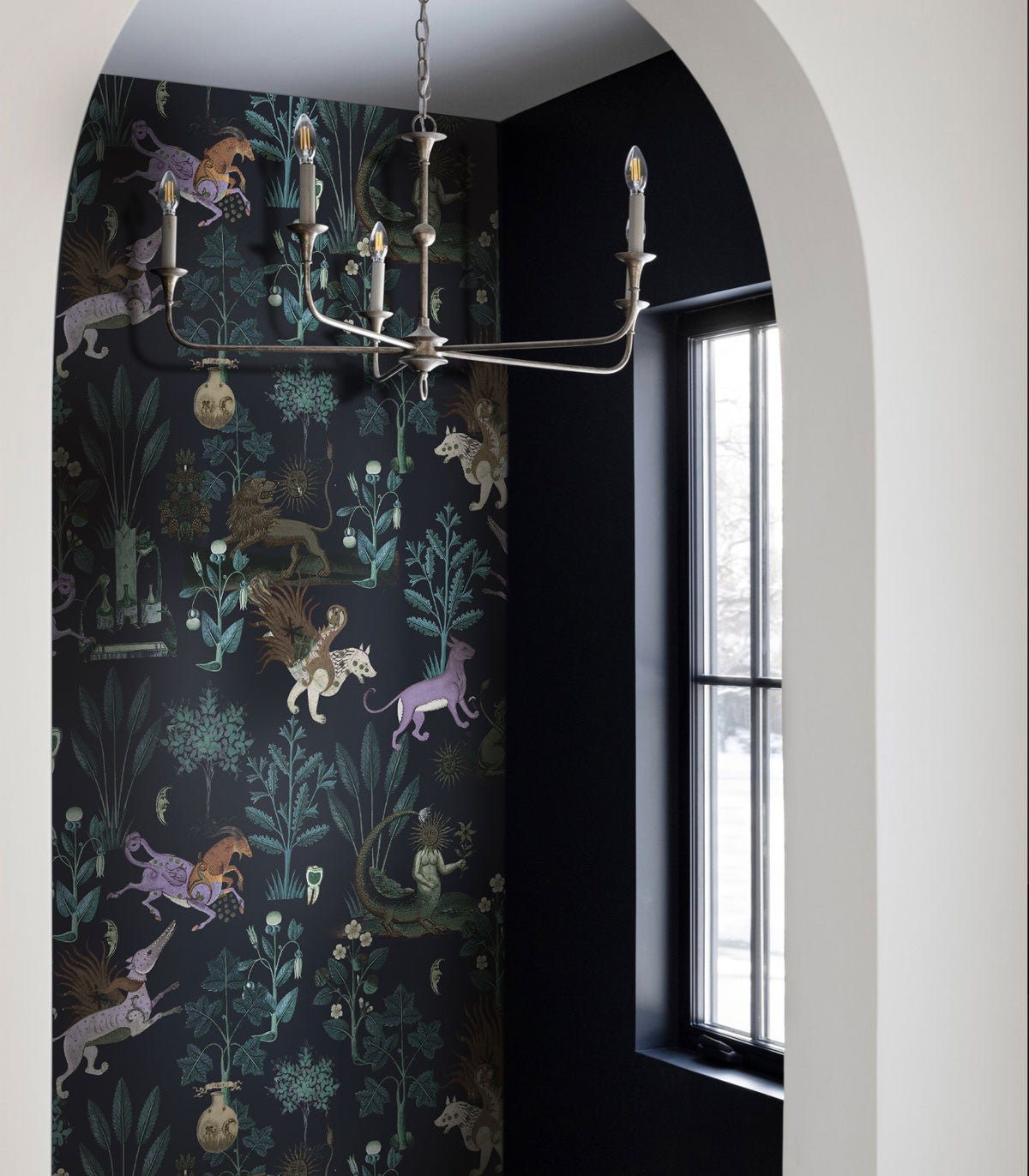 Tapeta Botanic Beast Purple - Ekskluzywne Tapety → wallcolors.com