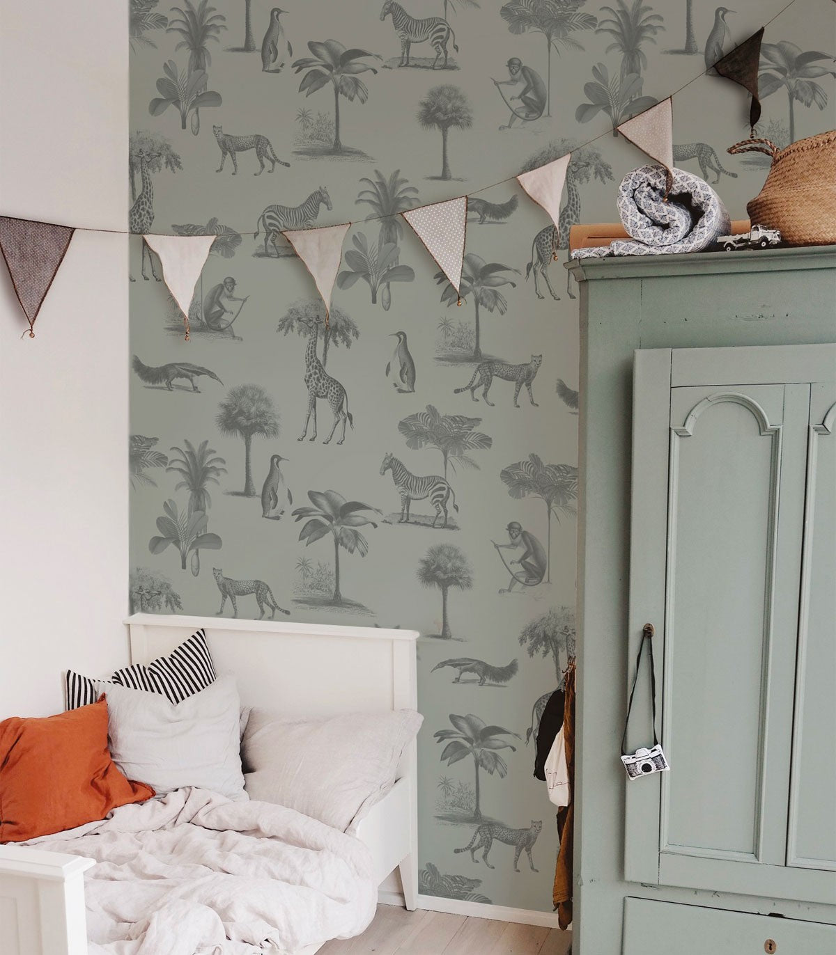 Vintage Tiere Hellmint Vliestapete